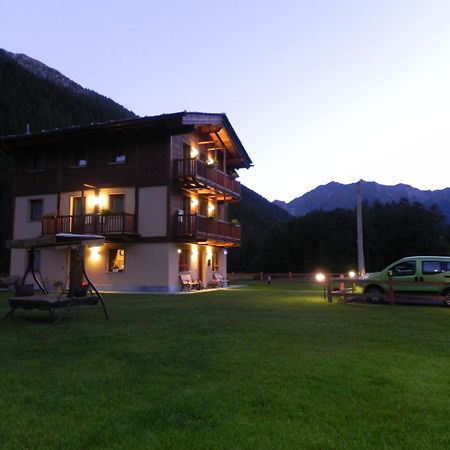 Villa Americana Chambres D'Hotes Champoluc Esterno foto
