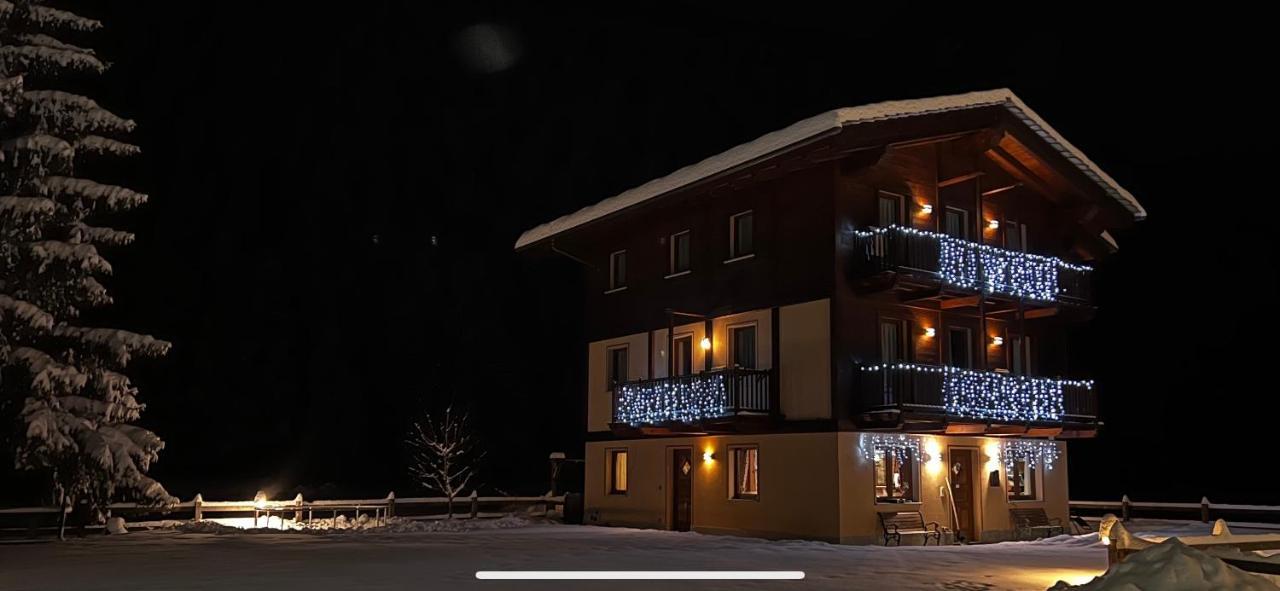 Villa Americana Chambres D'Hotes Champoluc Esterno foto