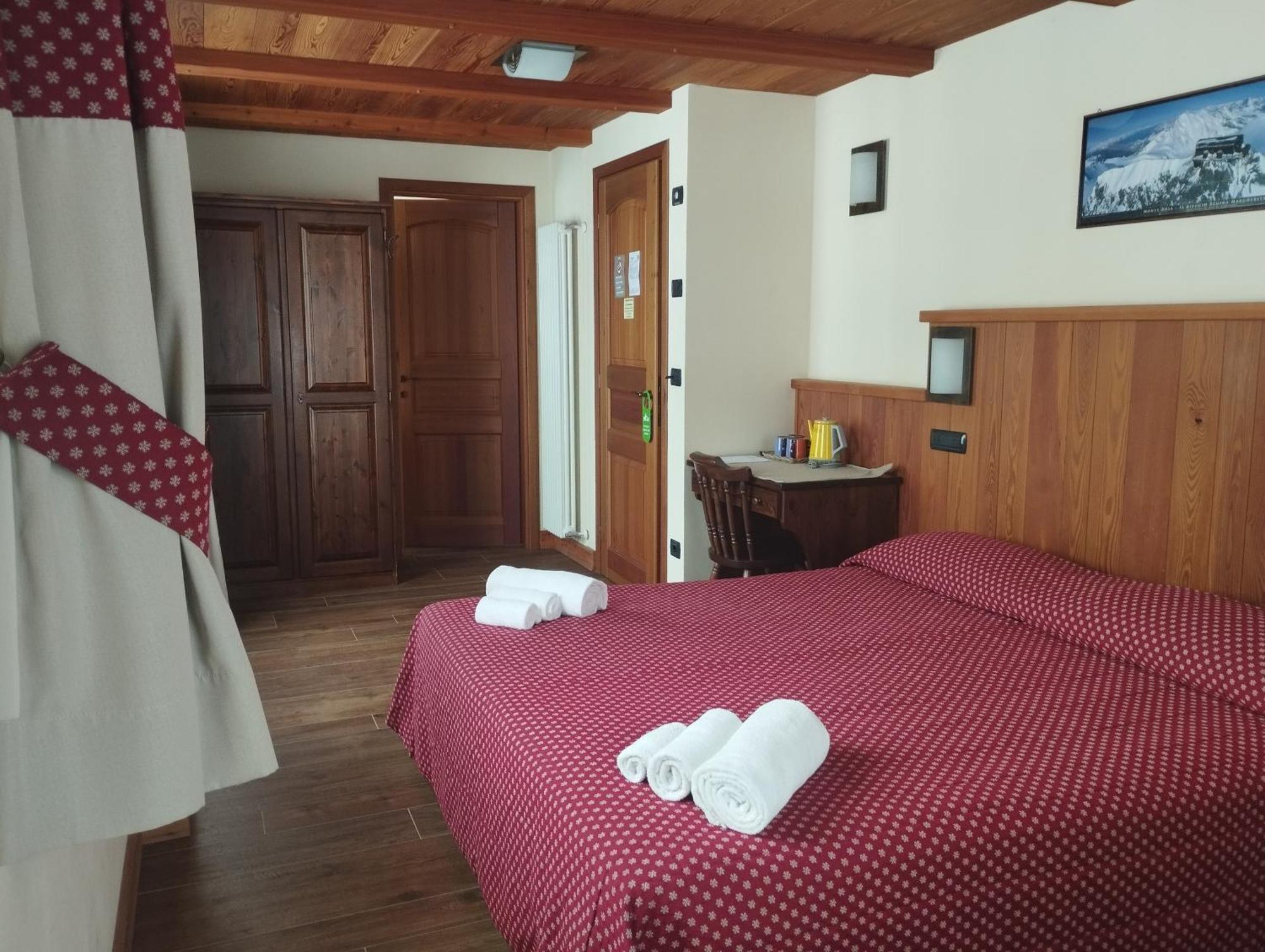 Villa Americana Chambres D'Hotes Champoluc Esterno foto