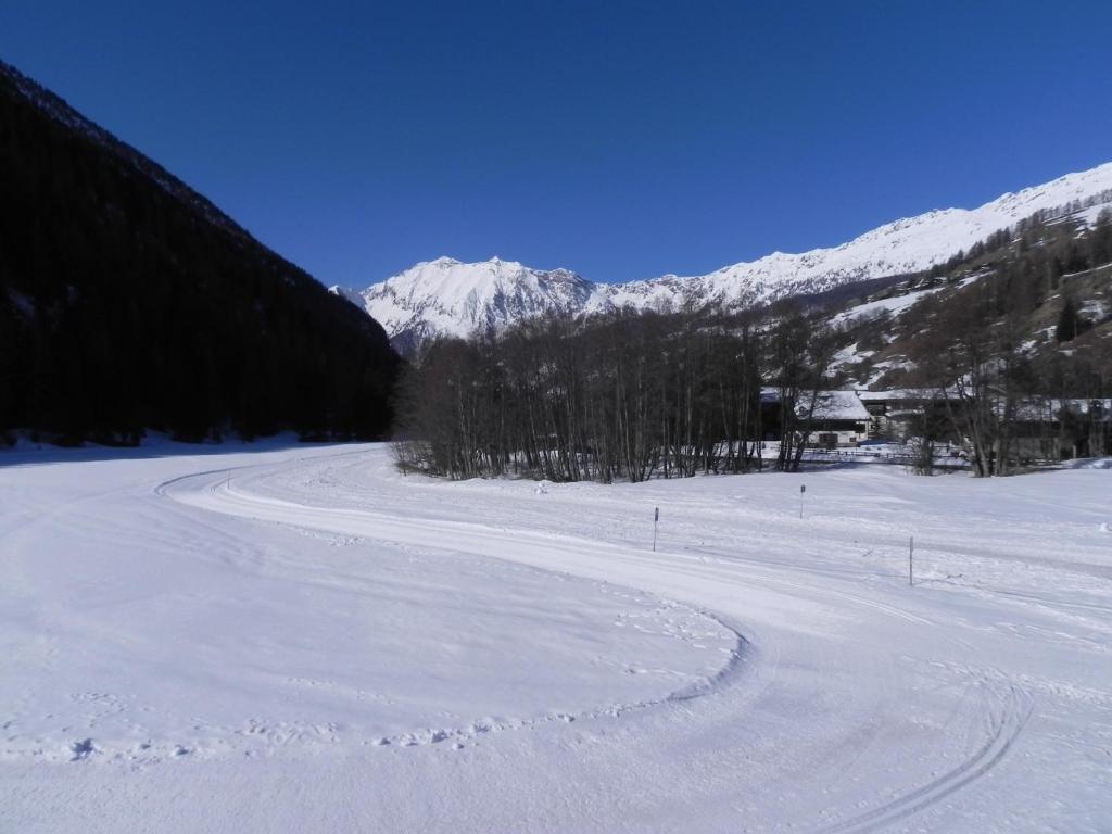 Villa Americana Chambres D'Hotes Champoluc Esterno foto