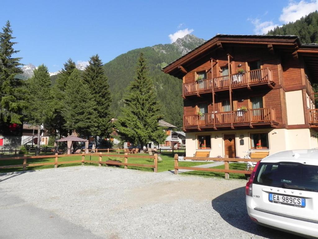 Villa Americana Chambres D'Hotes Champoluc Esterno foto