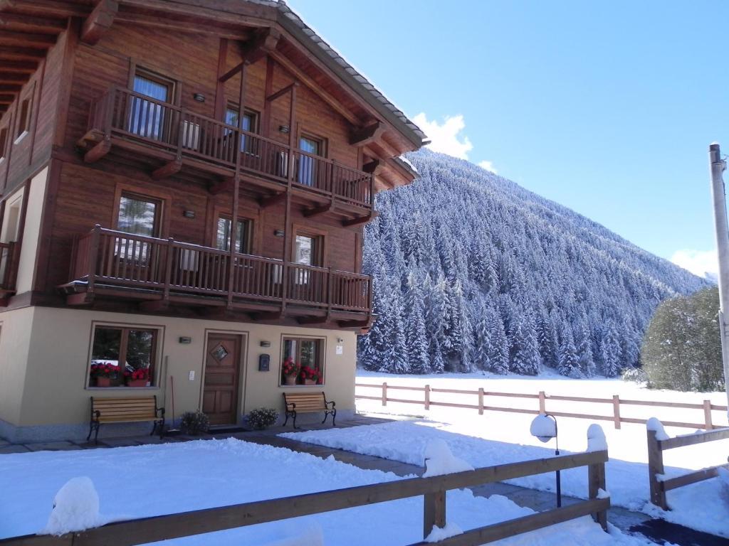 Villa Americana Chambres D'Hotes Champoluc Esterno foto