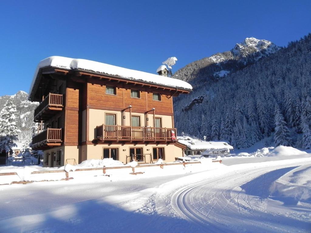 Villa Americana Chambres D'Hotes Champoluc Esterno foto